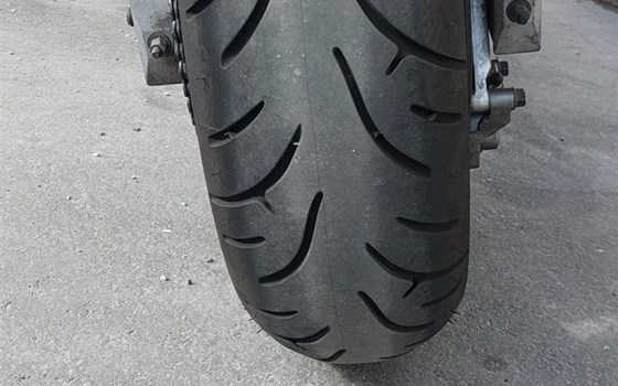 Gebrauchtmotorrad Yamaha FZS 600 Fazer - Bild 4