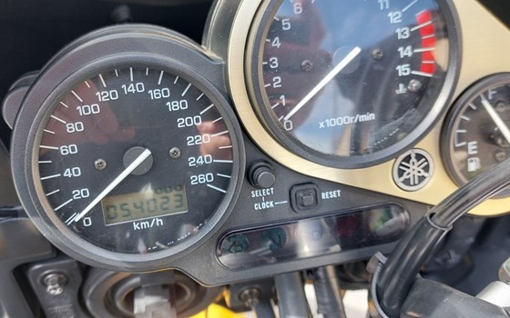 Gebrauchtmotorrad Yamaha FZS 600 Fazer - Bild 7