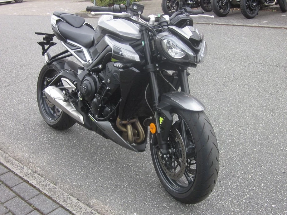Angebot Triumph Street Triple 765 R Bild 7: Angebot Triumph Street Triple 765 R