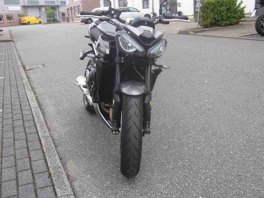Angebot Triumph Street Triple 765 R Bild 8: Angebot Triumph Street Triple 765 R