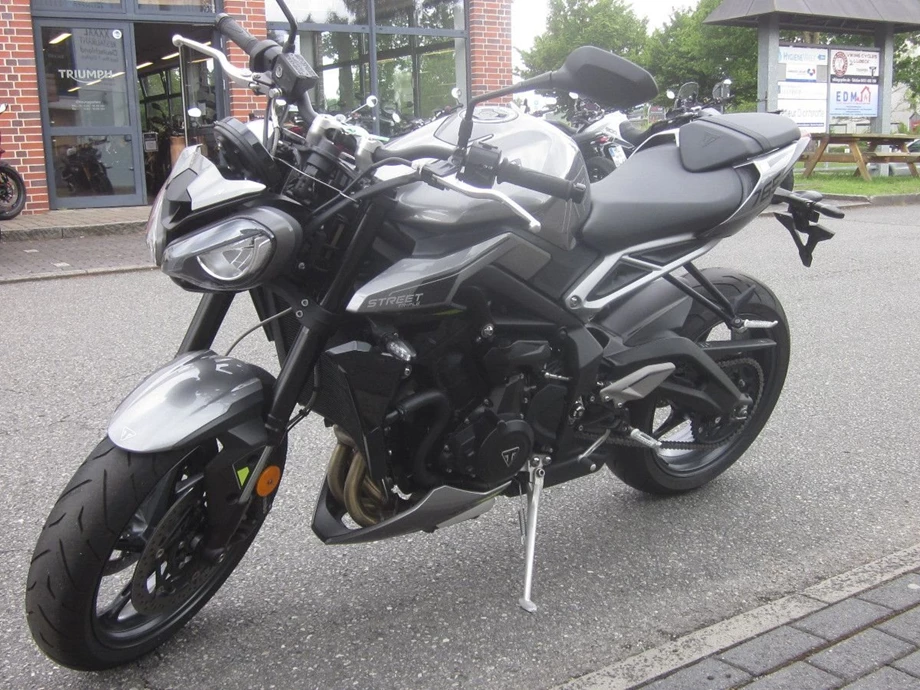 Angebot Triumph Street Triple 765 R Bild 9: Angebot Triumph Street Triple 765 R