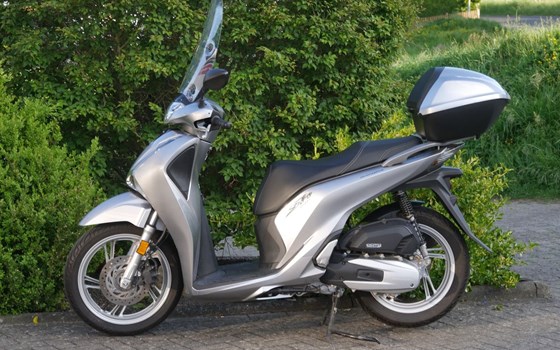 Gebrauchtmotorrad Honda SH150i - Bild 3