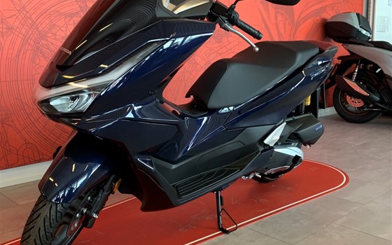 Neufahrzeug Honda PCX125 DX - Bild 2 Neufahrzeug Honda PCX125 DX - Bild 2