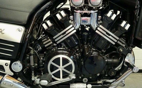 Gebrauchtmotorrad Yamaha V-Max VMX 1200 - Bild 6