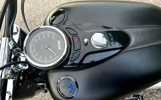 Gebrauchtmotorrad Harley-Davidson Softail Slim FLS - Bild 10