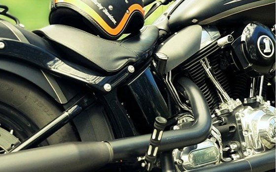 Gebrauchtmotorrad Harley-Davidson Softail Slim FLS - Bild 12