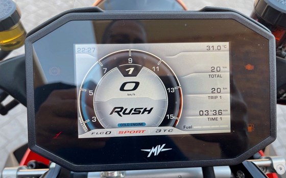 Gebrauchtmotorrad MV Agusta Rush 1000 - Bild 7