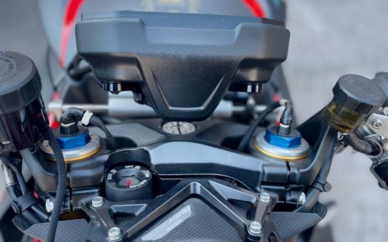 Gebrauchtmotorrad MV Agusta Rush 1000 - Bild 9