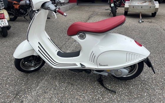 Gebrauchtmotorrad Vespa 946 125 i.e. 3V ABS - Bild 5 Gebrauchtmotorrad Vespa 946 125 i.e. 3V ABS - Bild 5