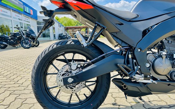Neufahrzeug Aprilia Tuono 125 - Bild 12