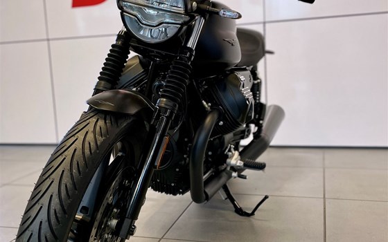 Neufahrzeug Moto Guzzi V7 Stone - Bild 2