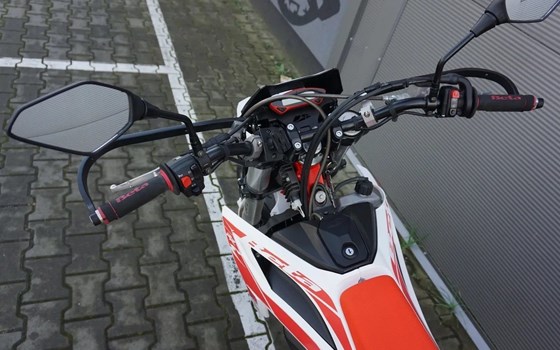 Gebrauchtmotorrad Beta RR 125 LC Motard - Bild 7 Gebrauchtmotorrad Beta RR 125 LC Motard - Bild 7