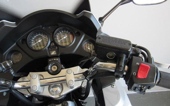 Gebrauchtmotorrad Honda CB 1000 R - Bild 11