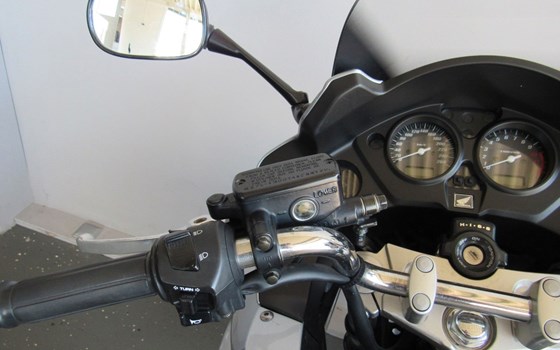 Gebrauchtmotorrad Honda CB 1000 R - Bild 9
