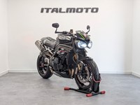 Gebrauchtmotorrad Triumph Speed Triple 1050 RS
