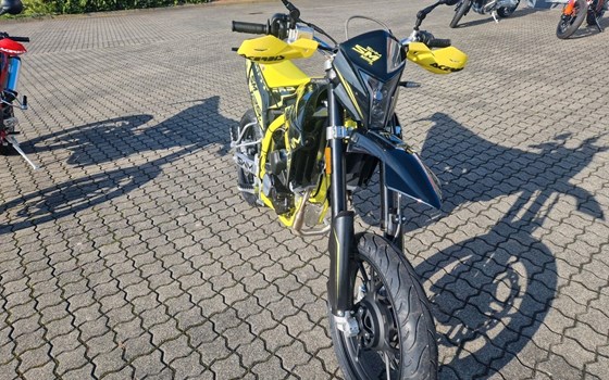 Neufahrzeug SWM SM 125 R - Bild 9