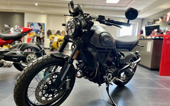 Gebrauchtmotorrad Ducati Scrambler Nightshift - Bild 3