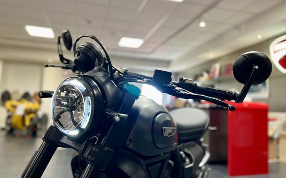 Gebrauchtmotorrad Ducati Scrambler Nightshift - Bild 7