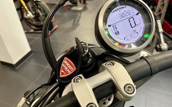 Gebrauchtmotorrad Ducati Scrambler Nightshift - Bild 9