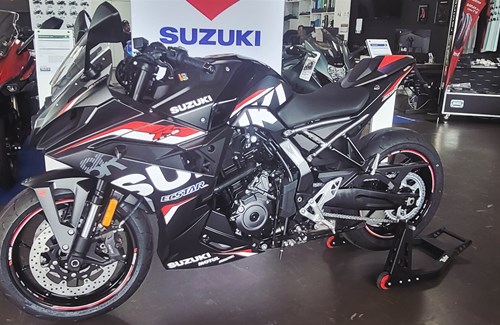 Neumotorrad Suzuki GSX-8R