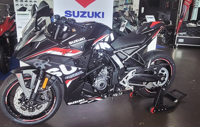 Suzuki GSX-8R