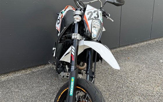 Gebrauchtmotorrad KTM 690 SMC - Bild 3 Gebrauchtmotorrad KTM 690 SMC - Bild 3