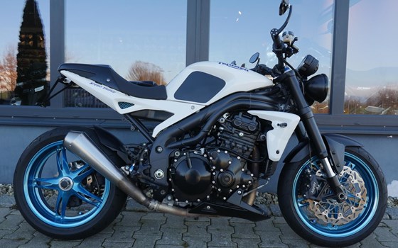 Gebrauchtmotorrad Triumph Speed Triple 1050 - Bild 1