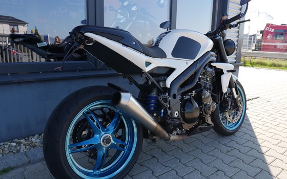 Gebrauchtmotorrad Triumph Speed Triple 1050 - Bild 4