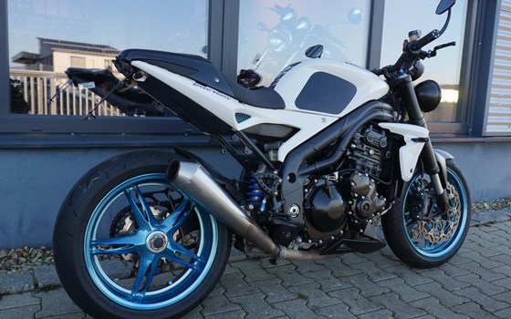 Gebrauchtmotorrad Triumph Speed Triple 1050 - Bild 4