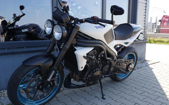 Gebrauchtmotorrad Triumph Speed Triple 1050 - Bild 5