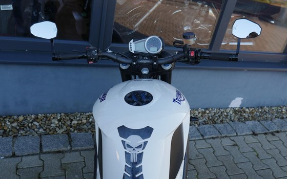 Gebrauchtmotorrad Triumph Speed Triple 1050 - Bild 9
