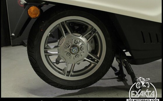 Neufahrzeug Vespa Primavera Elettrica - Bild 16