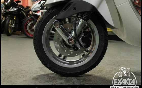 Neufahrzeug Vespa Primavera Elettrica - Bild 18