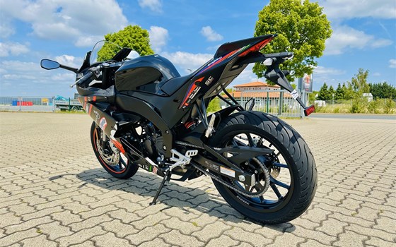 Neufahrzeug Aprilia RS 125 Replica - Bild 2