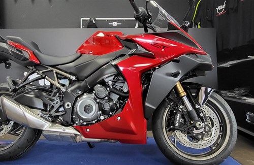 Neumotorrad Suzuki GSX-S1000GT