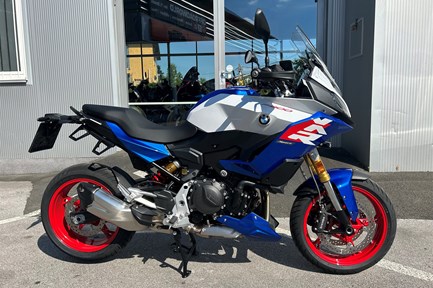 BMW F 900 XR