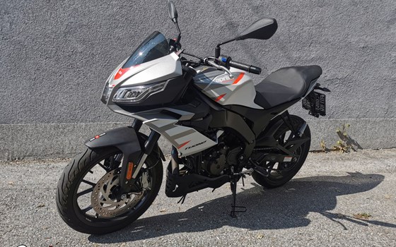 Gebrauchtmotorrad Aprilia Tuono 125 - Bild 1 Gebrauchtmotorrad Aprilia Tuono 125 - Bild 1