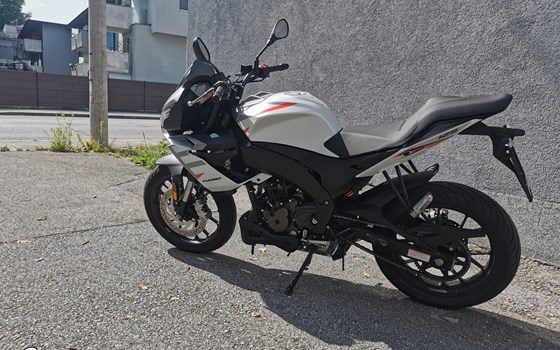 Gebrauchtmotorrad Aprilia Tuono 125 - Bild 2 Gebrauchtmotorrad Aprilia Tuono 125 - Bild 2