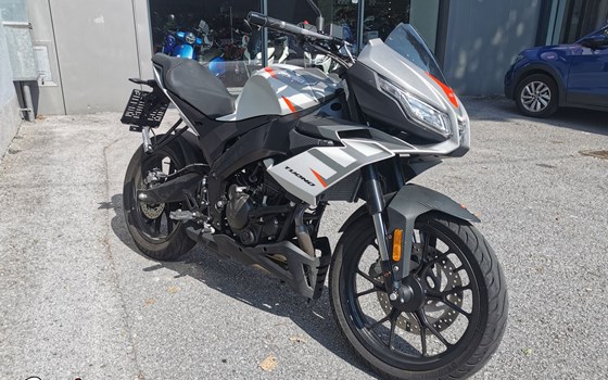 Gebrauchtmotorrad Aprilia Tuono 125 - Bild 3 Gebrauchtmotorrad Aprilia Tuono 125 - Bild 3