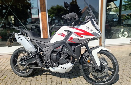 Neumotorrad Zontes 703F