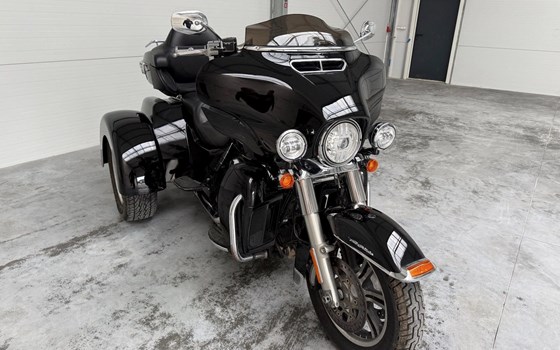 Gebrauchtmotorrad Harley-Davidson Tri Glide Ultra Classic FLHTCUTG - Bild 2
