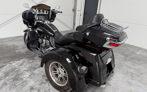 Gebrauchtmotorrad Harley-Davidson Tri Glide Ultra Classic FLHTCUTG - Bild 3