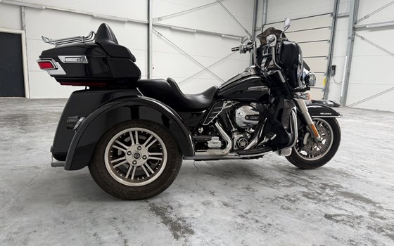 Gebrauchtmotorrad Harley-Davidson Tri Glide Ultra Classic FLHTCUTG - Bild 4