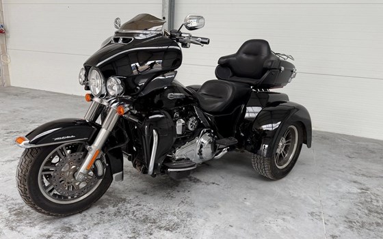 Gebrauchtmotorrad Harley-Davidson Tri Glide Ultra Classic FLHTCUTG - Bild 6