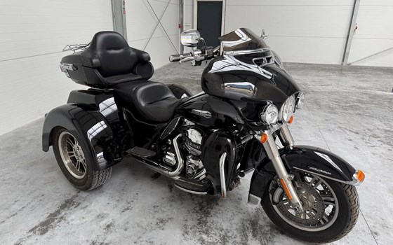 Gebrauchtmotorrad Harley-Davidson Tri Glide Ultra Classic FLHTCUTG - Bild 7
