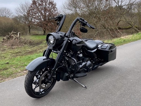 Gebrauchtmotorrad Harley-Davidson Touring Road King Special FLHRXS