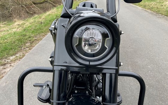Gebrauchtmotorrad Harley-Davidson Touring Road King Special FLHRXS - Bild 10