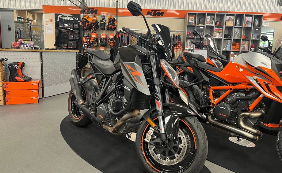 Angebot KTM 1290 Super Duke R Bild 3: Angebot KTM 1290 Super Duke R