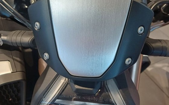 Gebrauchtmotorrad Honda CB650R E-Clutch - Bild 7