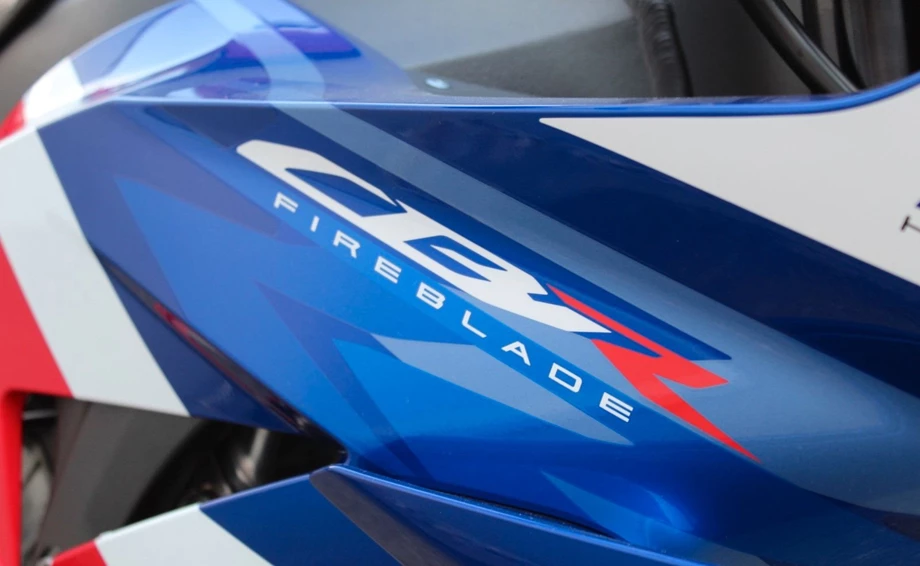 Offer Honda CBR1000RR-R Fireblade Bild 12: Offer Honda CBR1000RR-R Fireblade